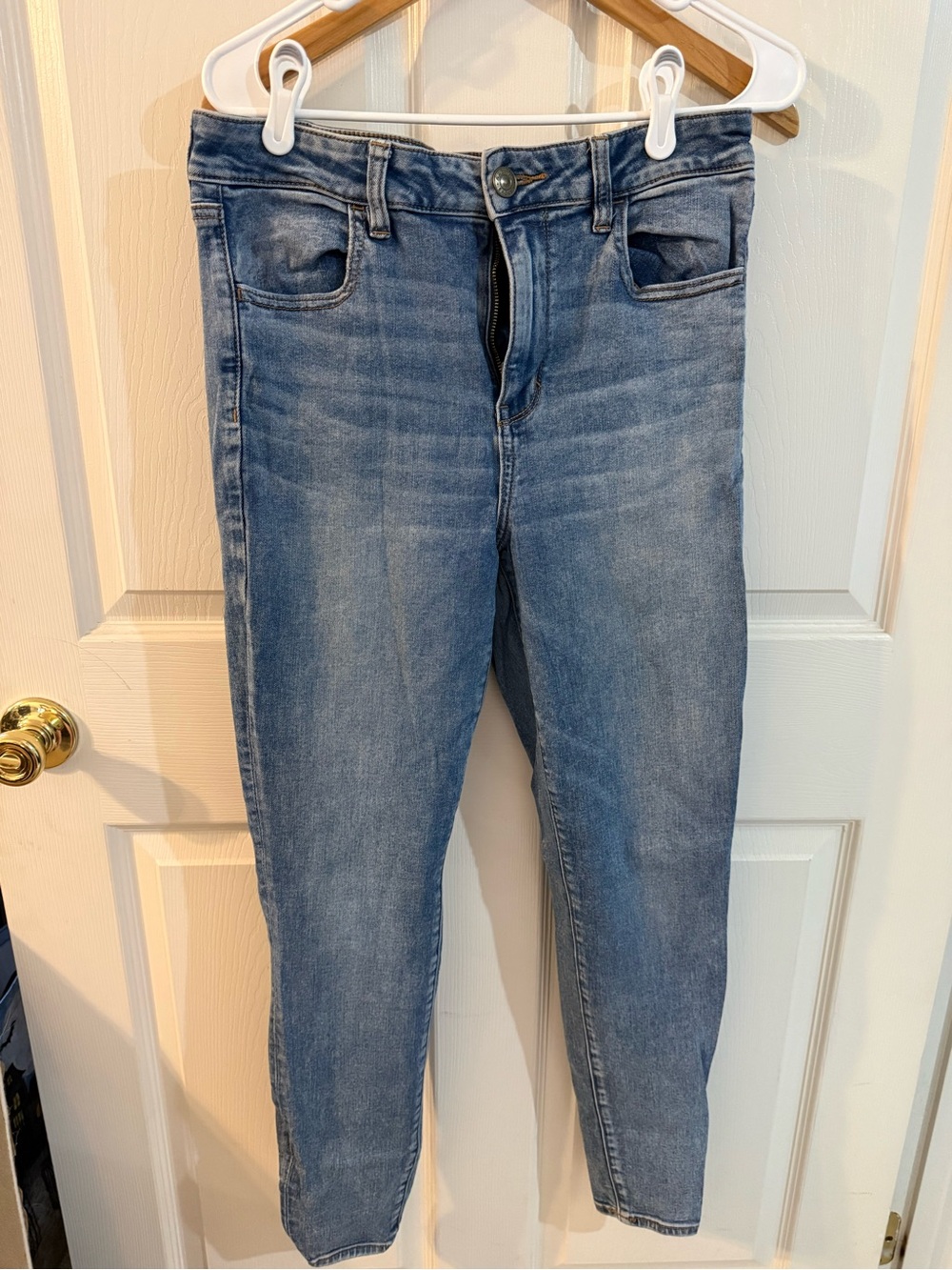 American Eagle Outfitters Women's Skinny Jeans in Light Blue Wash